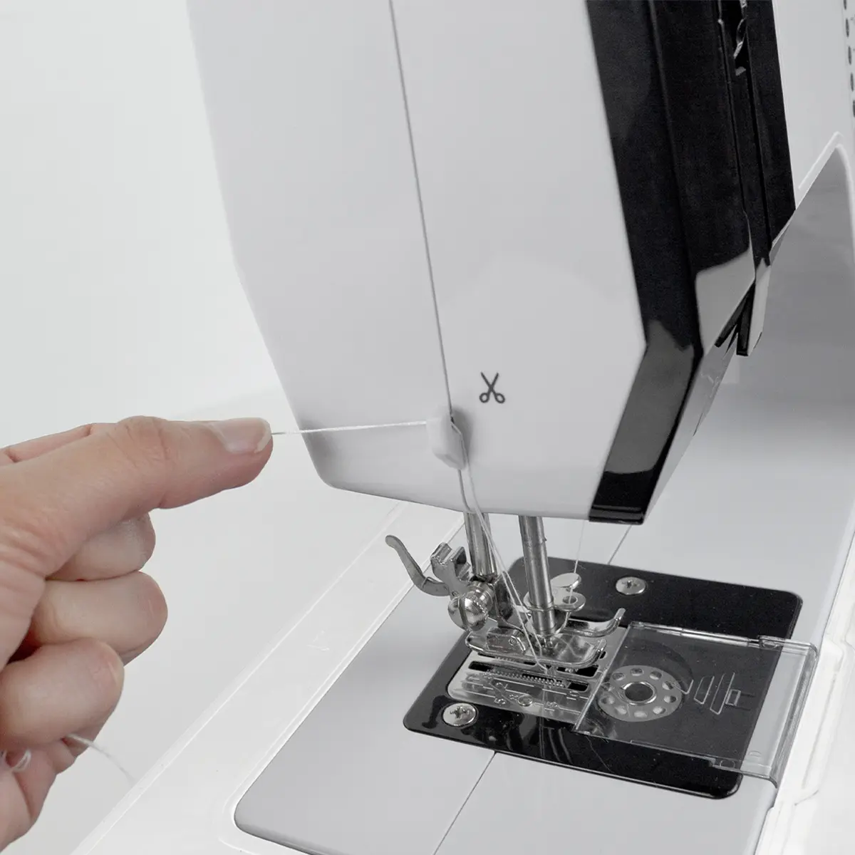 P125 MAQUINA DE COSER 07